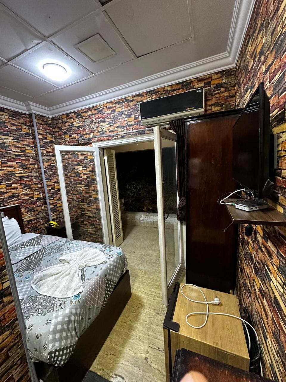 Grand Hostel *